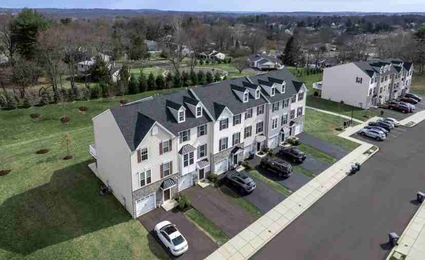 14 Jacob Way - Photo 3 of 10