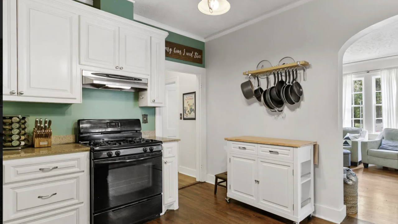 3545 Northview Dr #NA - Photo 4 of 9