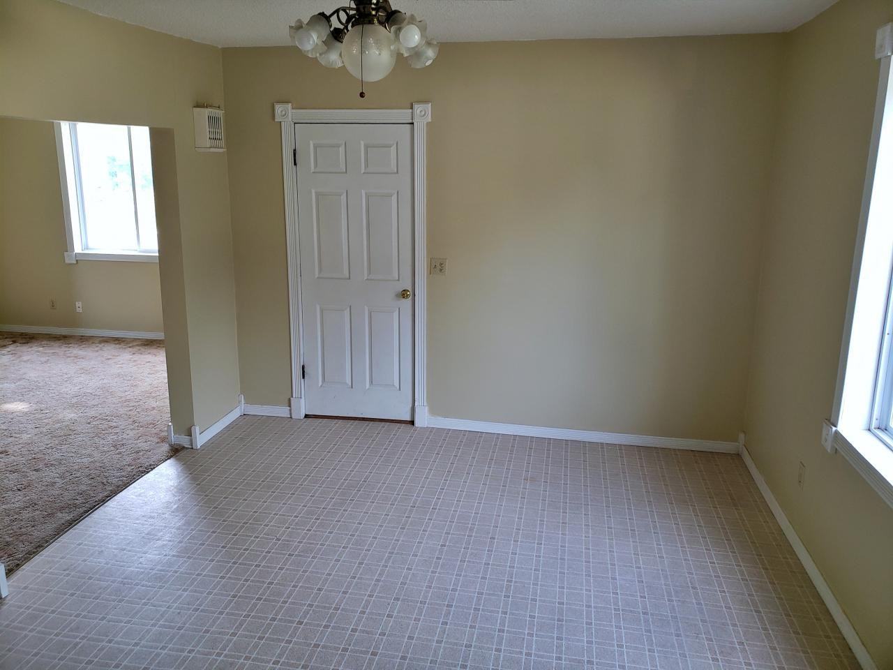 255 2nd St Se #NA - Photo 3 of 11