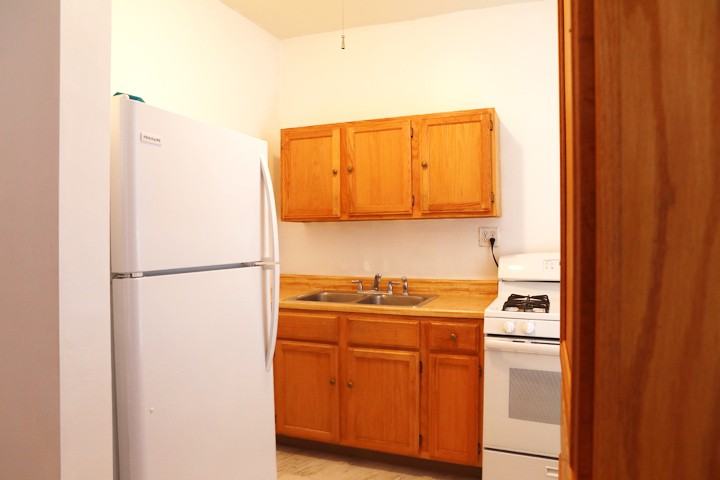 1916 S Sawyer Ave #2F - Photo 2 of 6