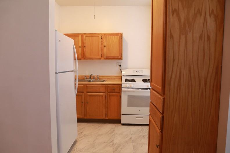 1916 S Sawyer Ave #2F - Photo 3 of 6
