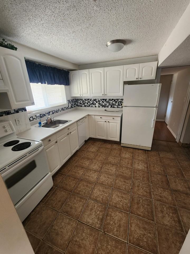 6605 Dayton Dr #1 - Photo 2 of 10