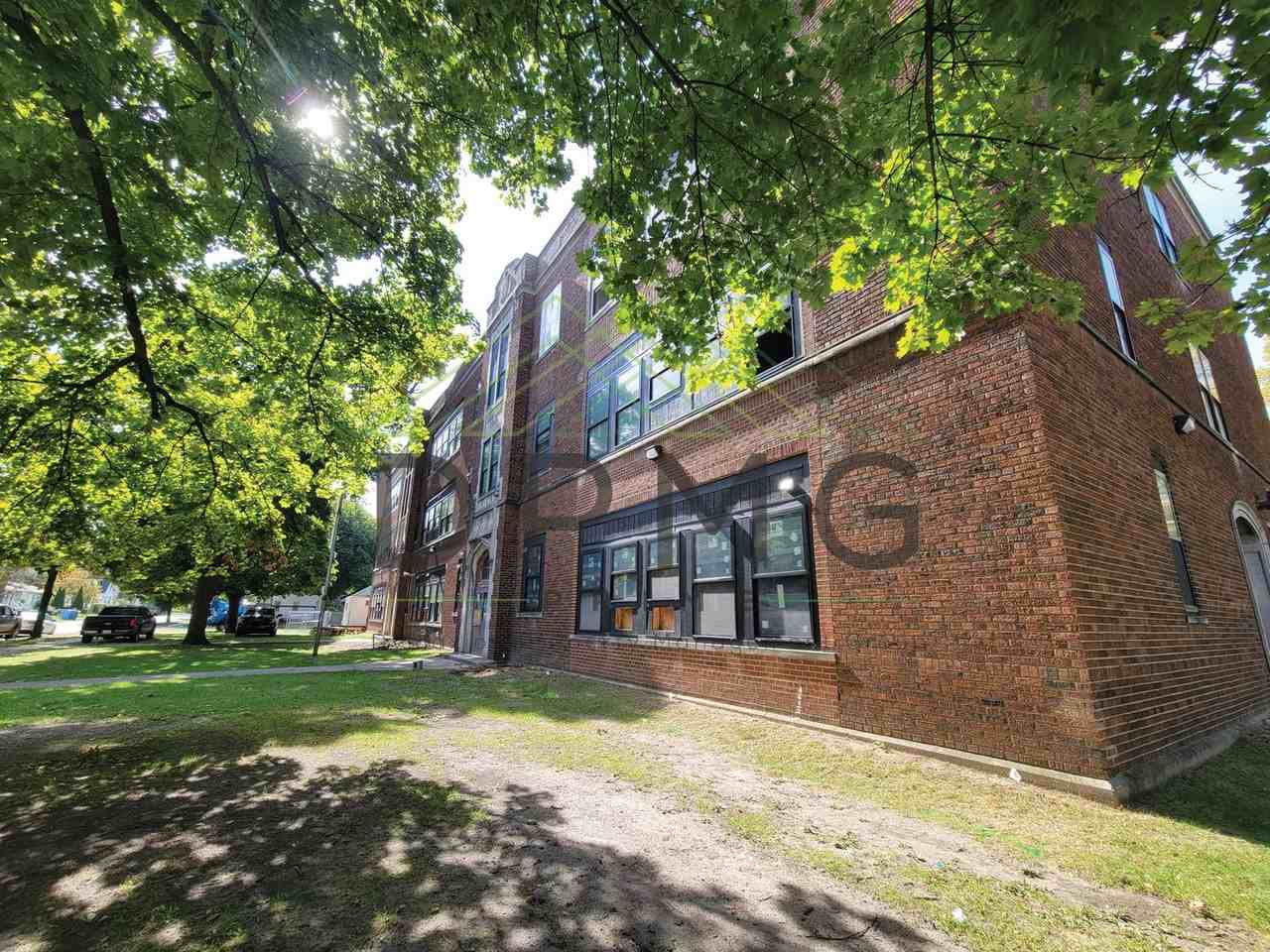 1030 S Holmes St #102 - Photo 2 of 9