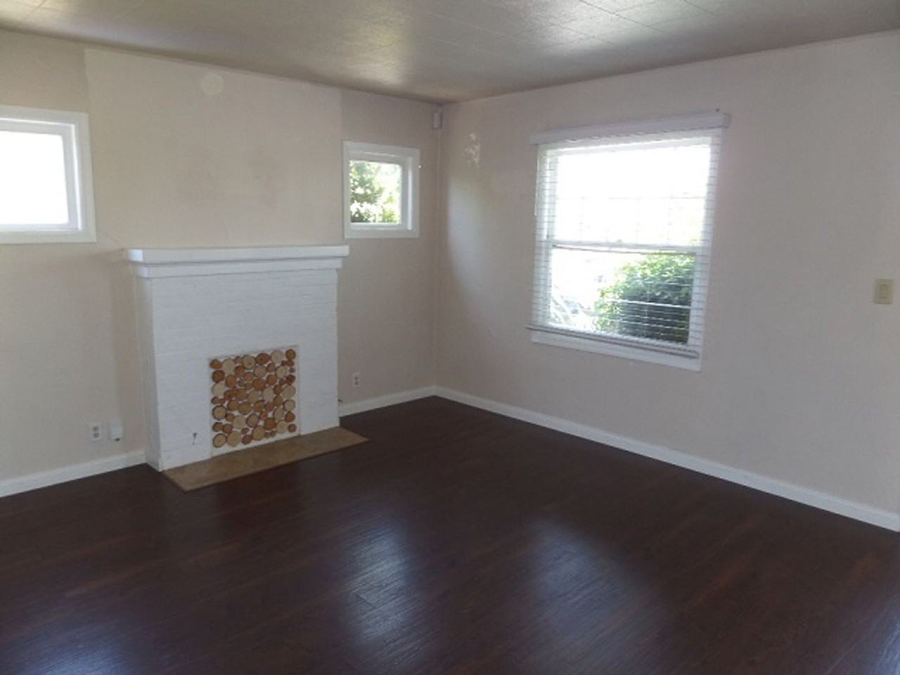 4863 Bancroft St - Photo 3 of 18