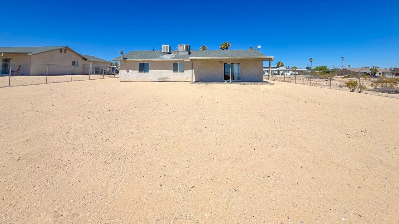 5563 Morongo Rd - Photo 4 of 9