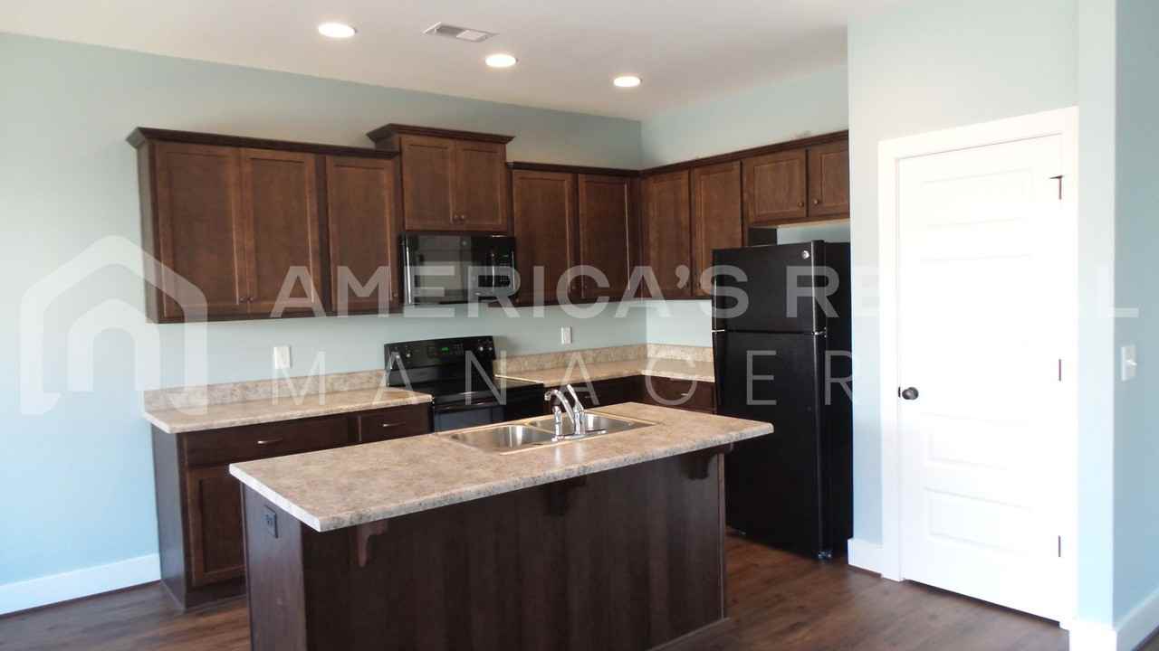 14485 Griffin St - Photo 3 of 16