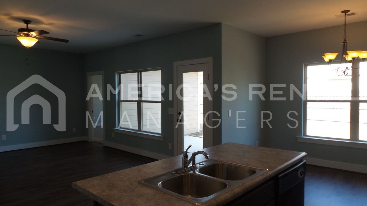 14485 Griffin St - Photo 4 of 16
