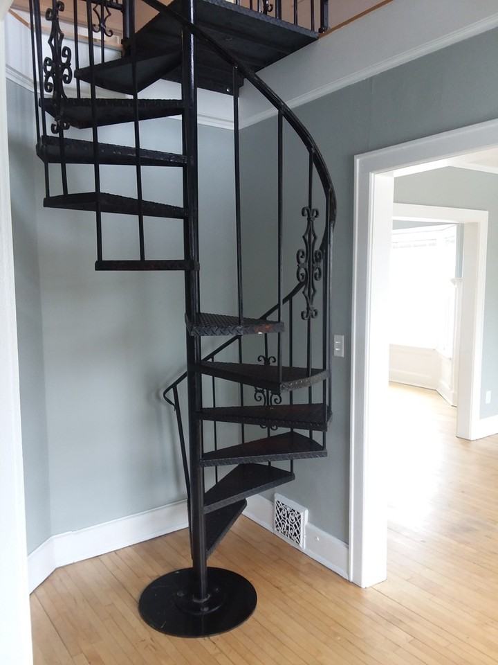 2214 N Holton St Uppr - Photo 2 of 39