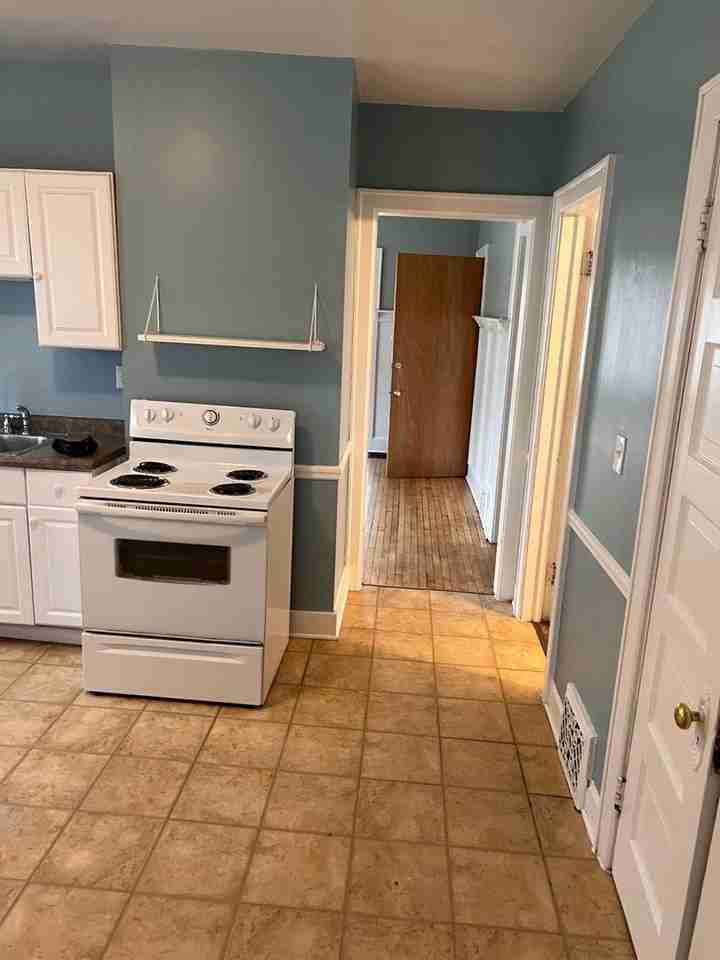 2214 N Holton St Uppr - Photo 3 of 39