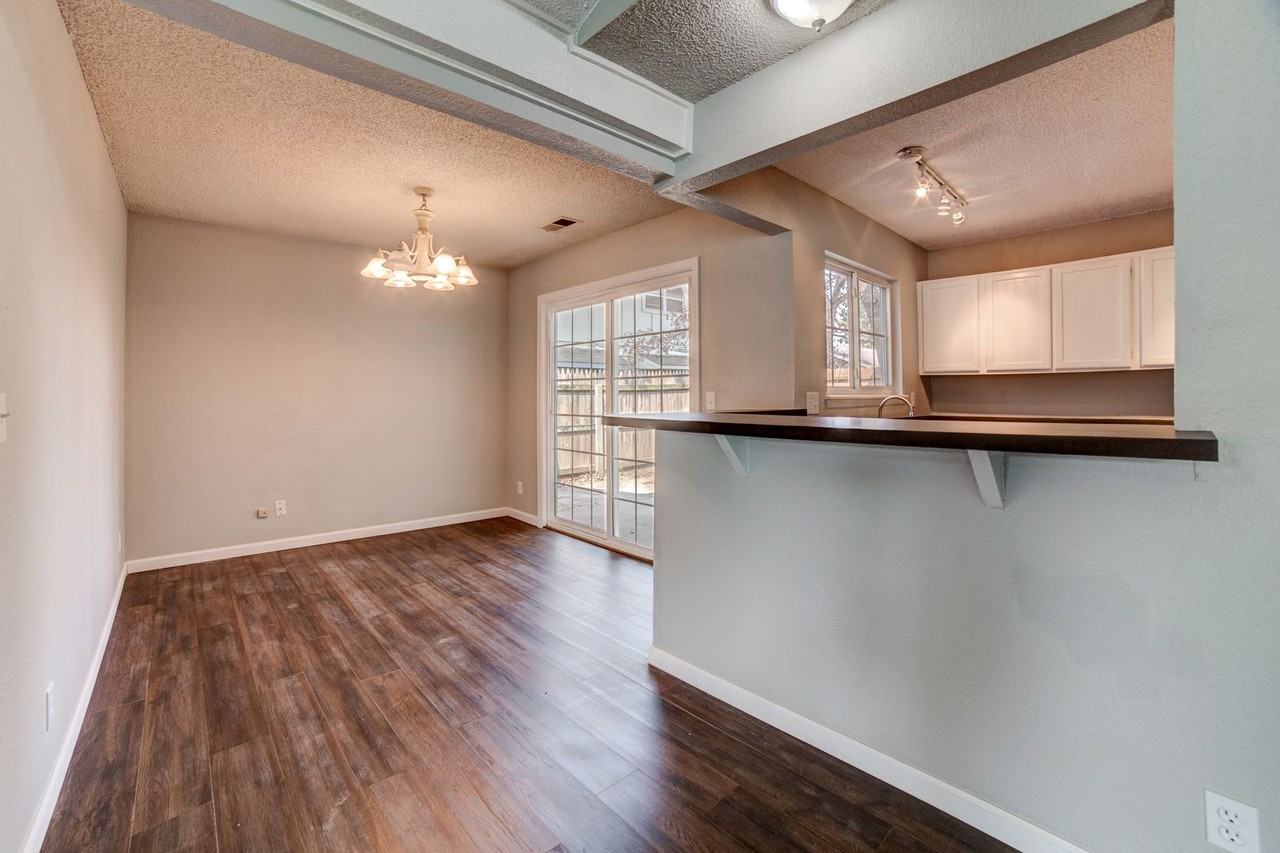 10825 E 15th Pl - Photo 7 of 27