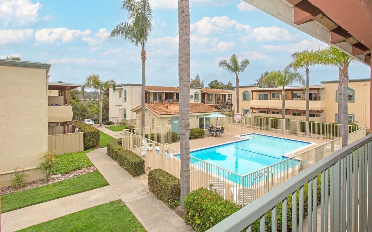 Villas de Laura Apts Apartments 2330 Paseo De Laura, Oceanside, CA