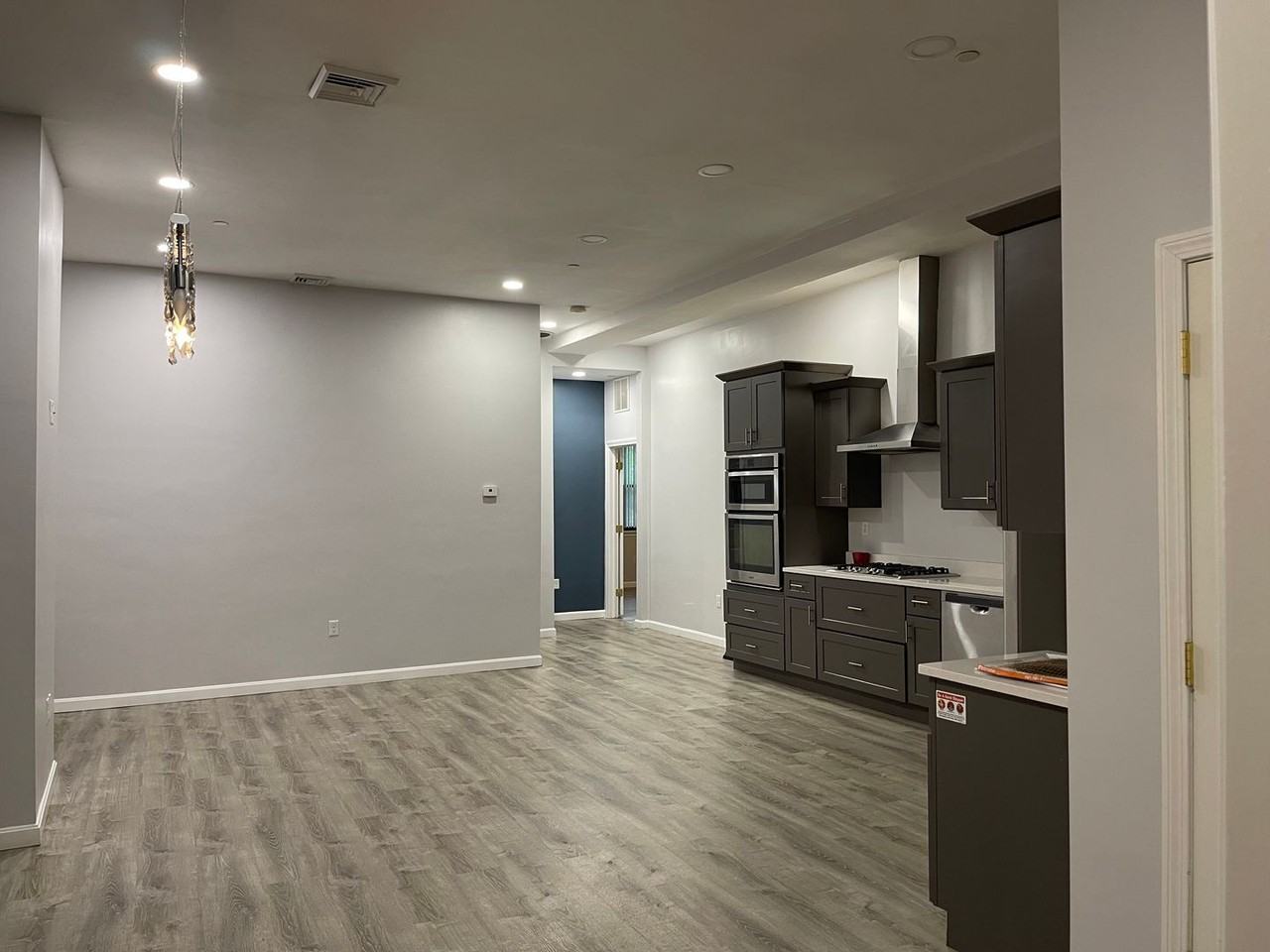 Essex Star - Photo 2 of 10