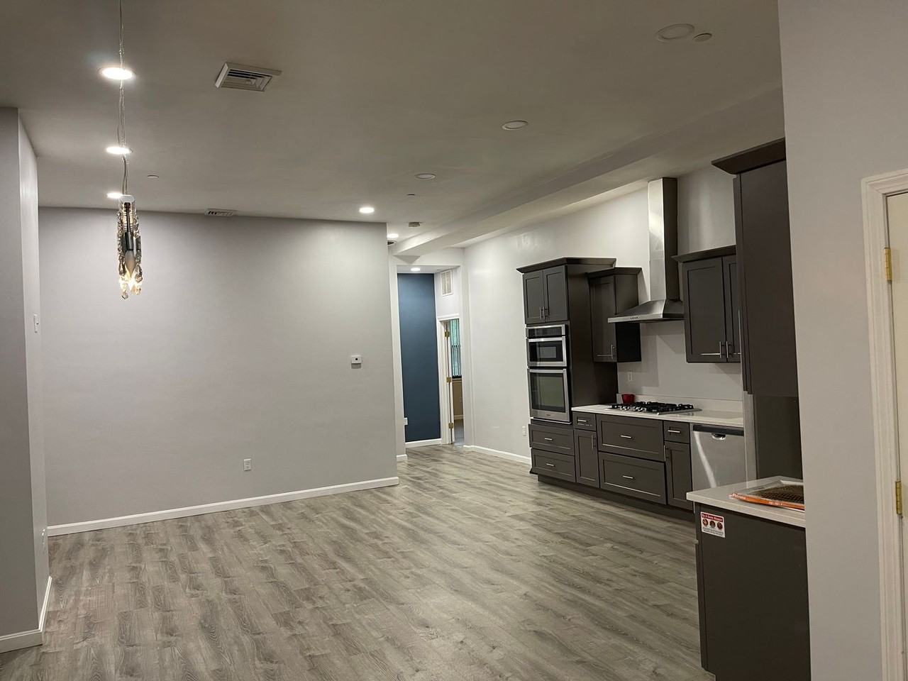 Essex Star - Photo 3 of 10