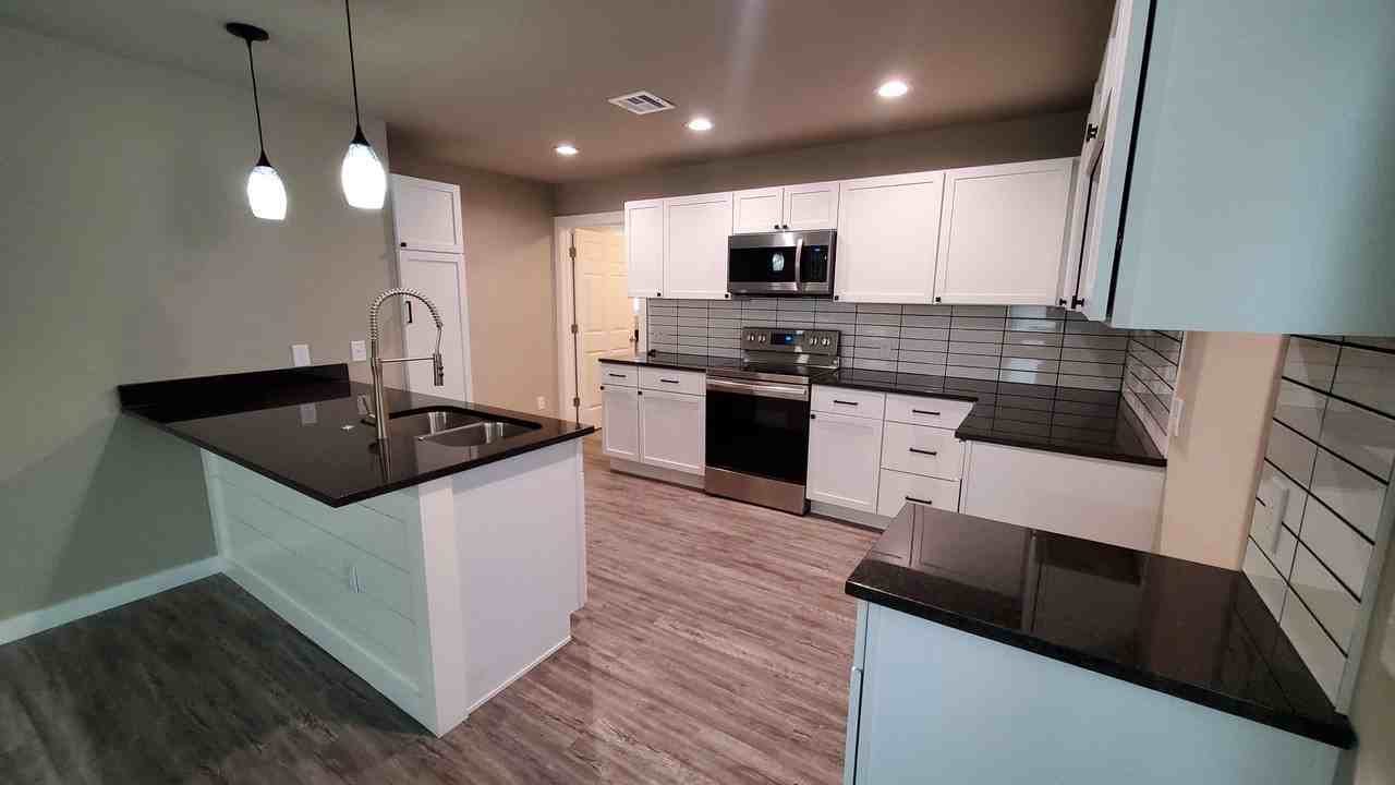 524 Dakota St - Photo 4 of 16