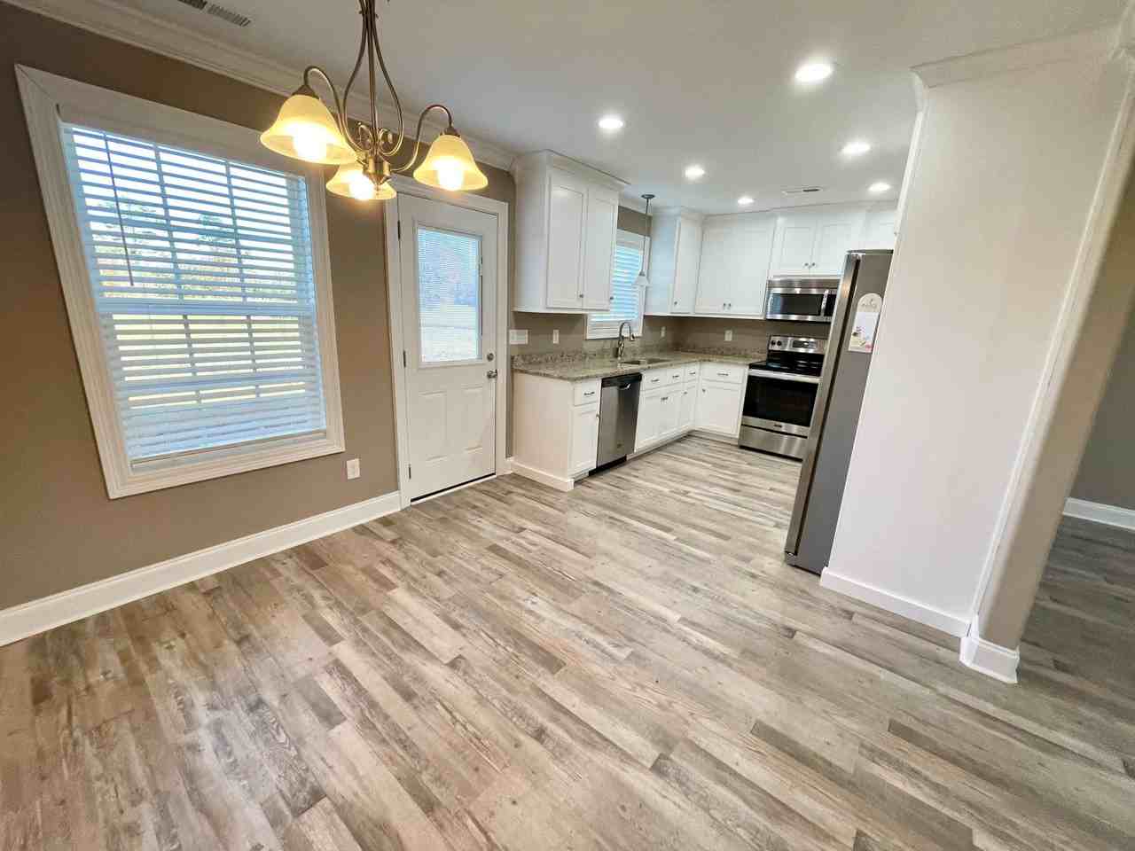 29412 Maddox St - Photo 3 of 9