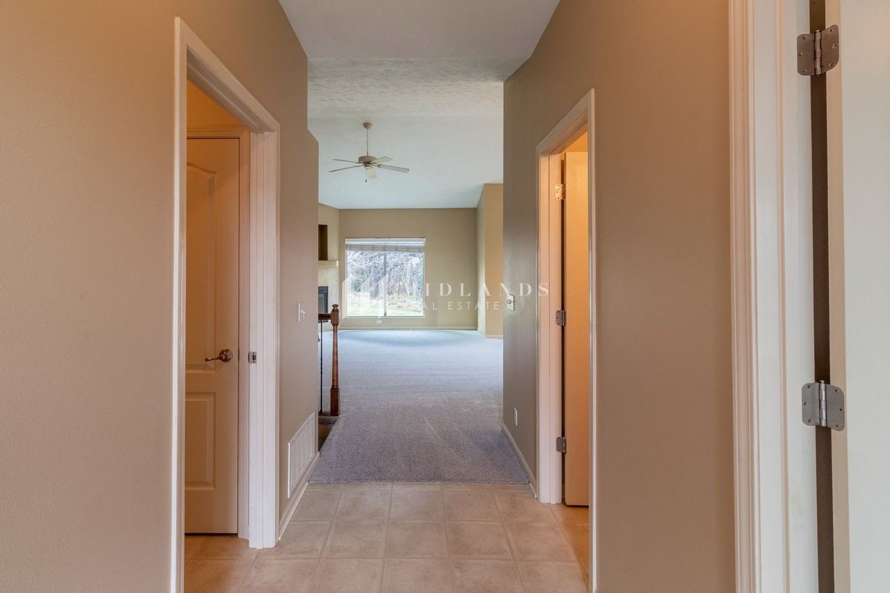 13514 S 14th Cir - Photo 2 of 19
