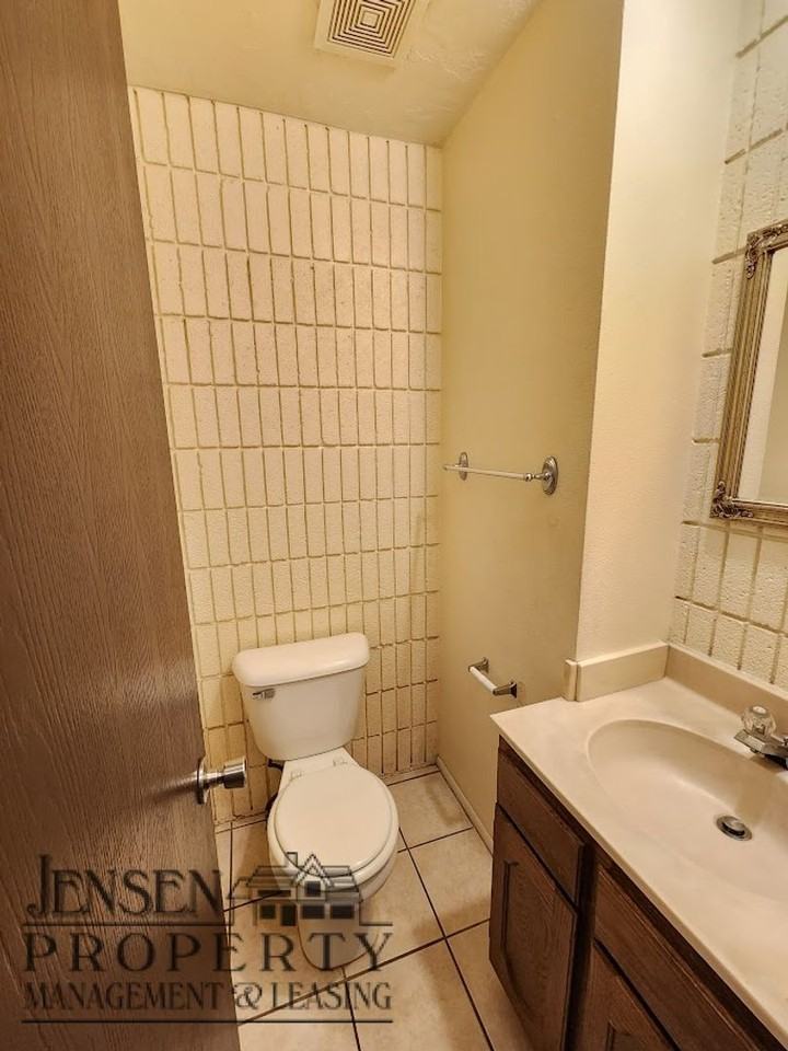 781 N Valley View Dr #1 - Photo 6 of 23