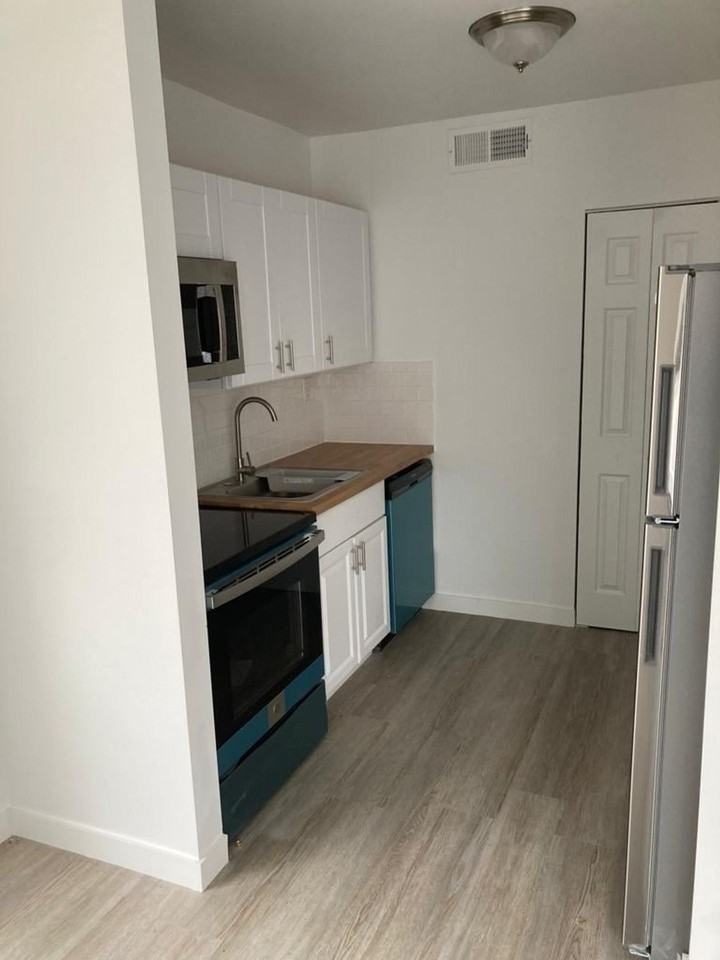 3753 Delor St - Photo 4 of 15