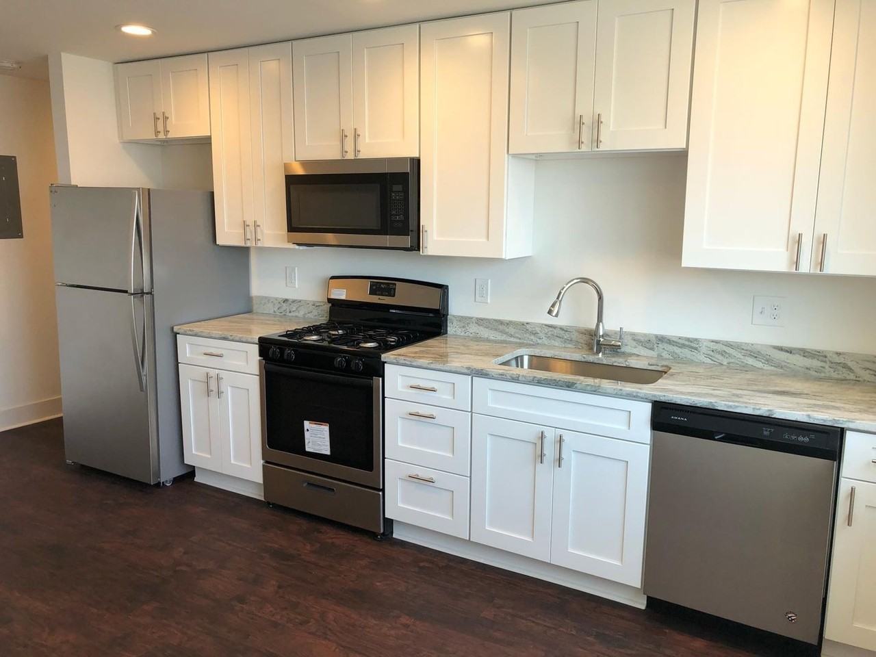 GEORGIA FLATS - Photo 2 of 11