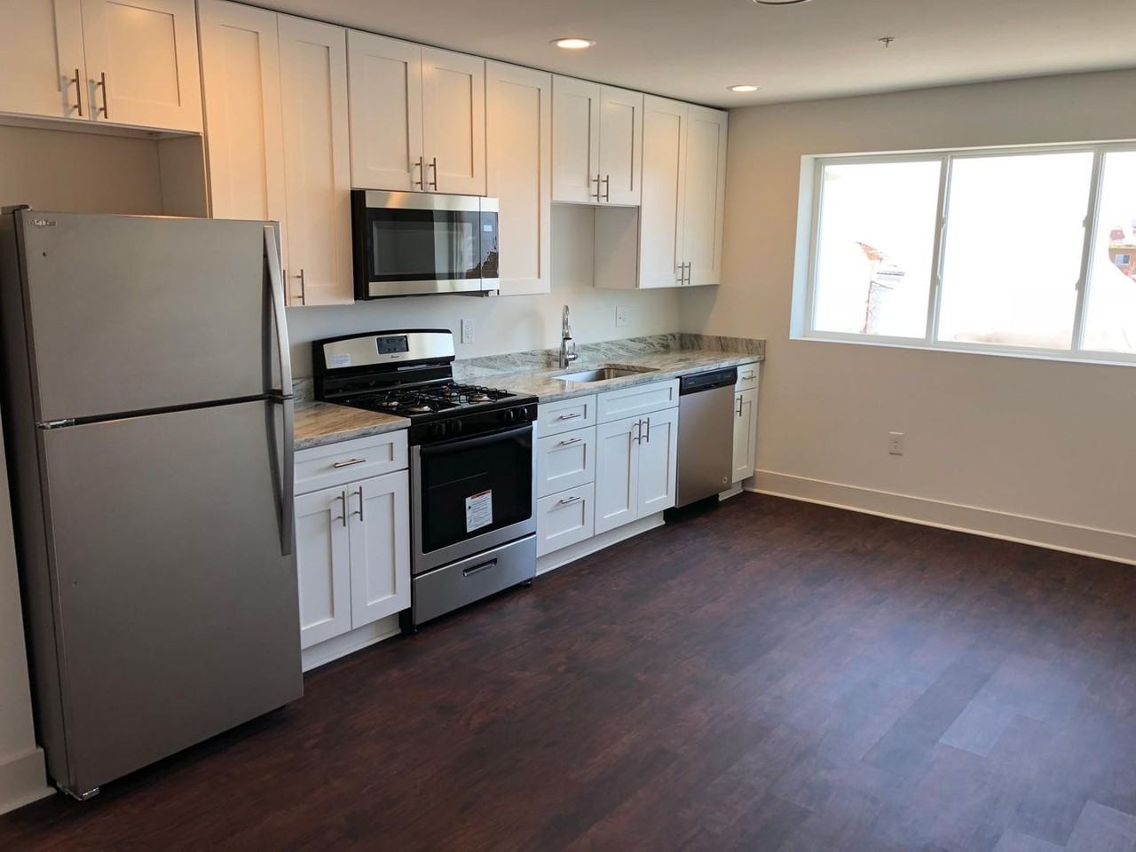 GEORGIA FLATS - Photo 3 of 11