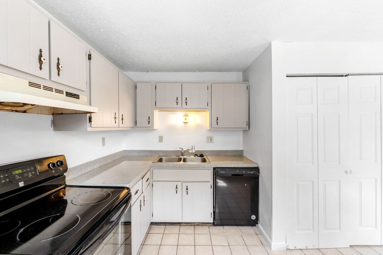 330 Mount Everest Drive - Photo 2 of 16