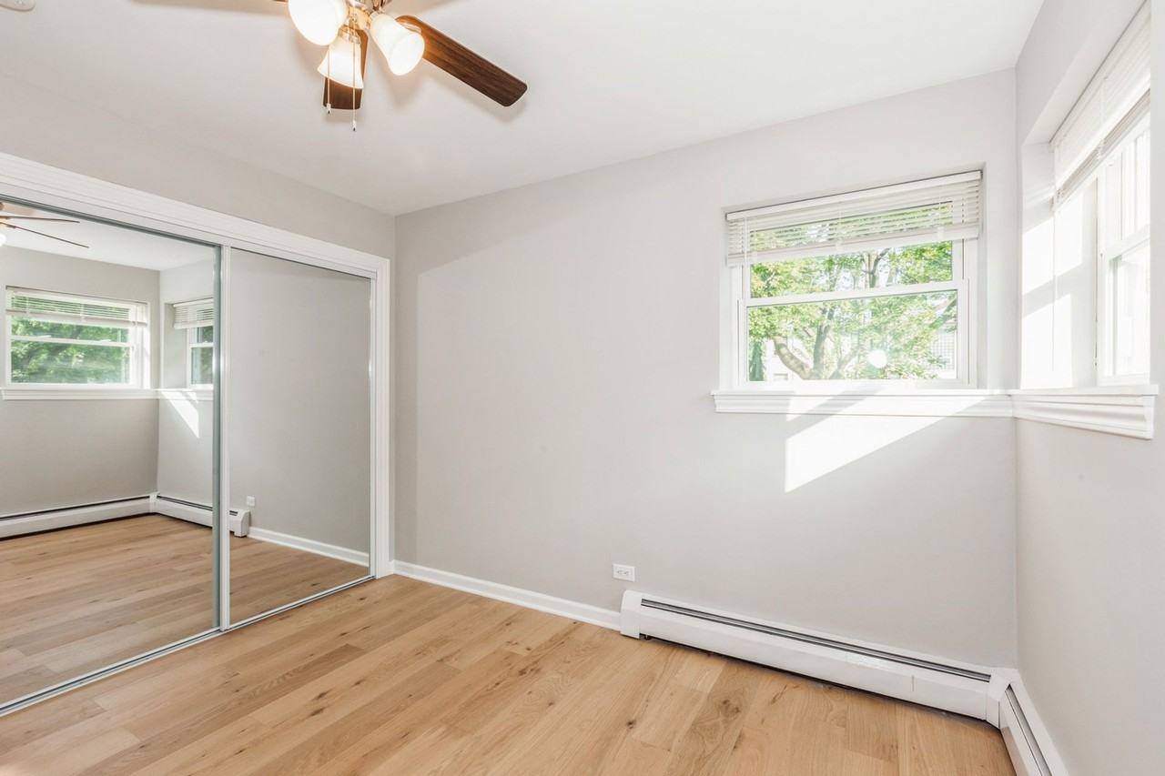 97 E Blecke Ave - Photo 3 of 20