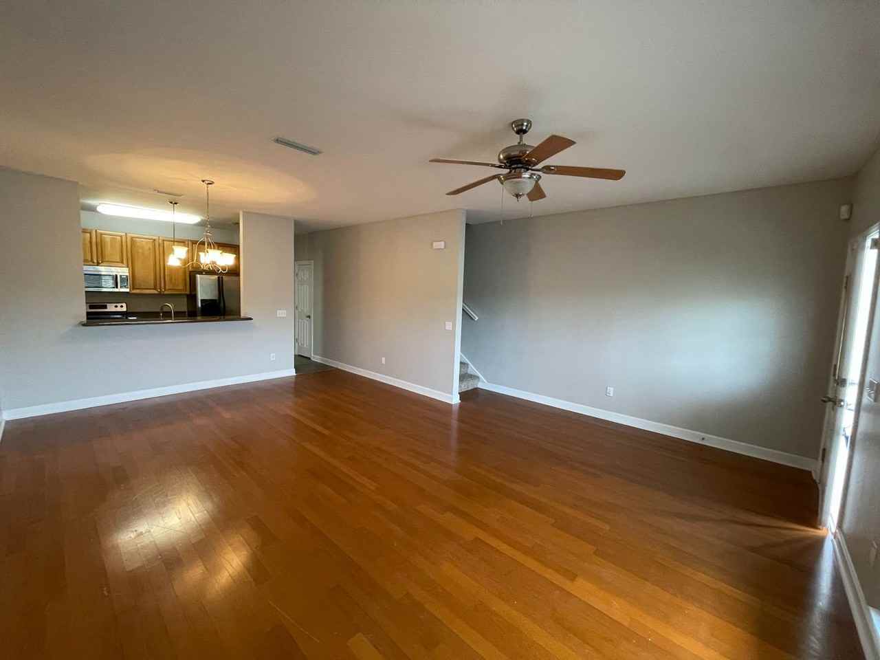 310 Stratford Dr - Photo 3 of 21