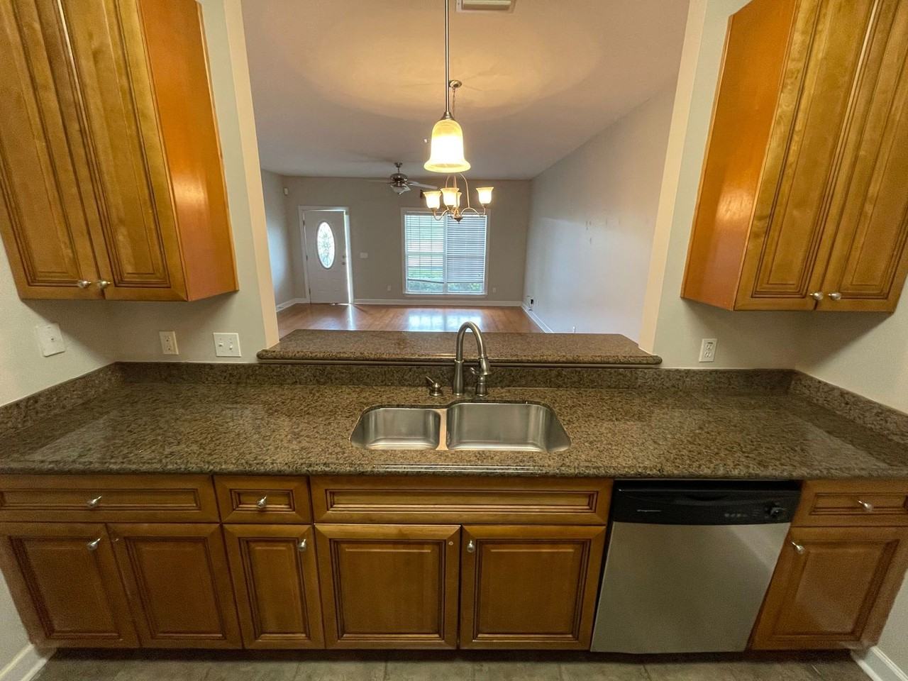 310 Stratford Dr - Photo 6 of 21