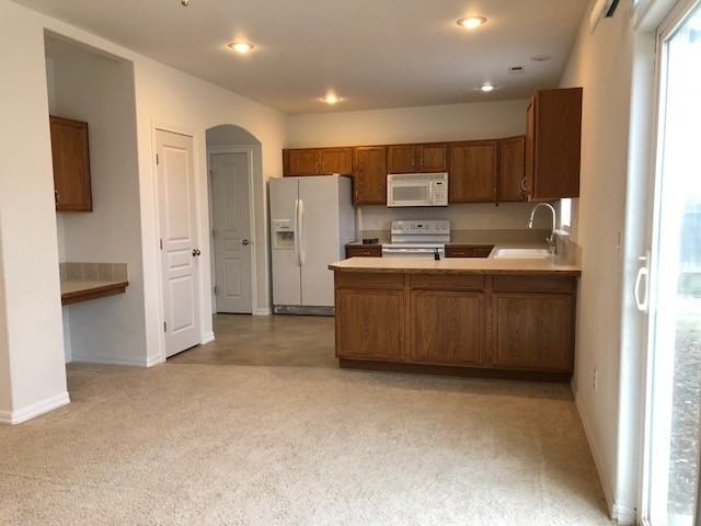 506 N Mississippi Dr - Photo 3 of 16