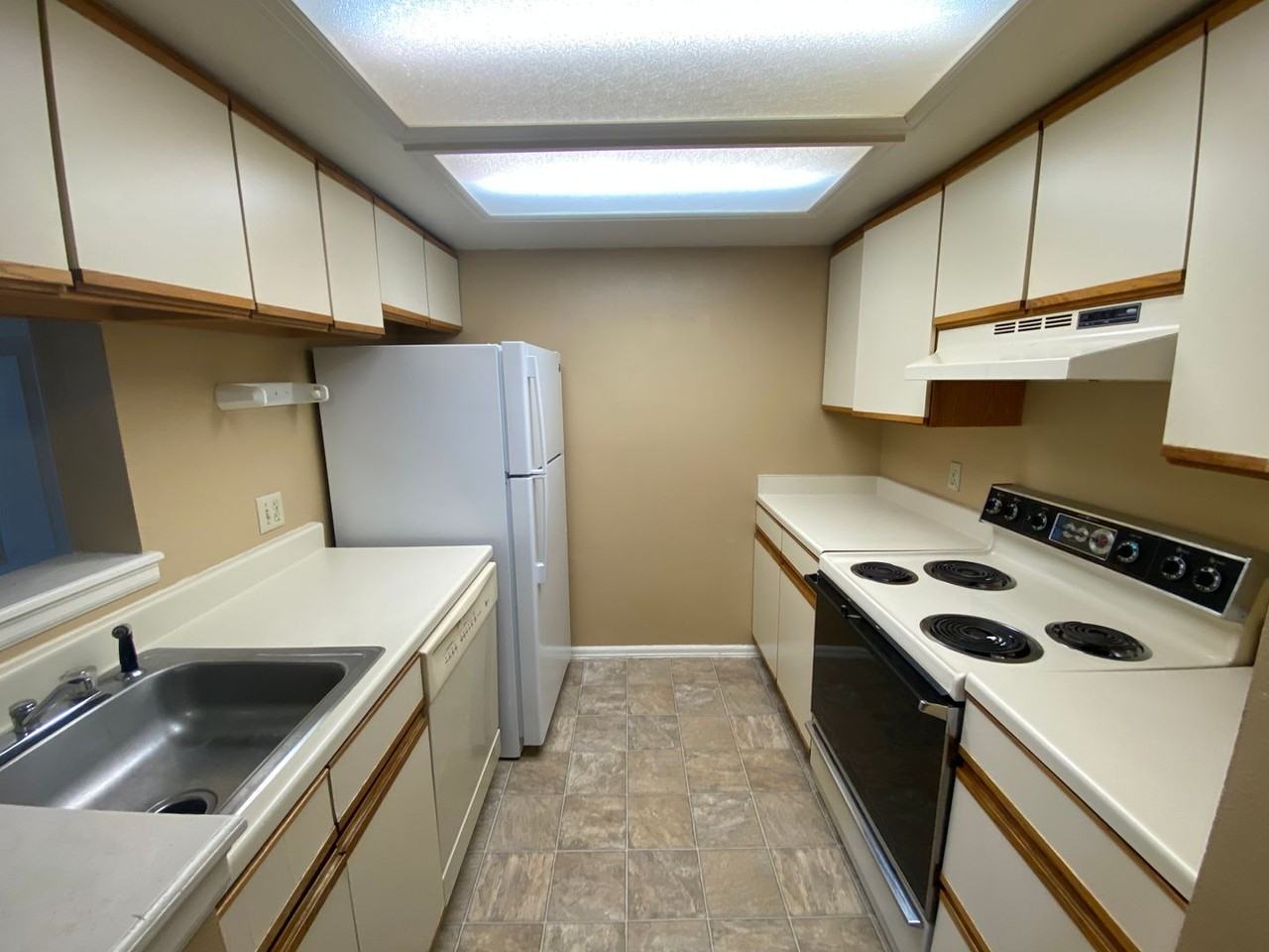 842 Tenderfoot Hill Rd #101 - Photo 4 of 11