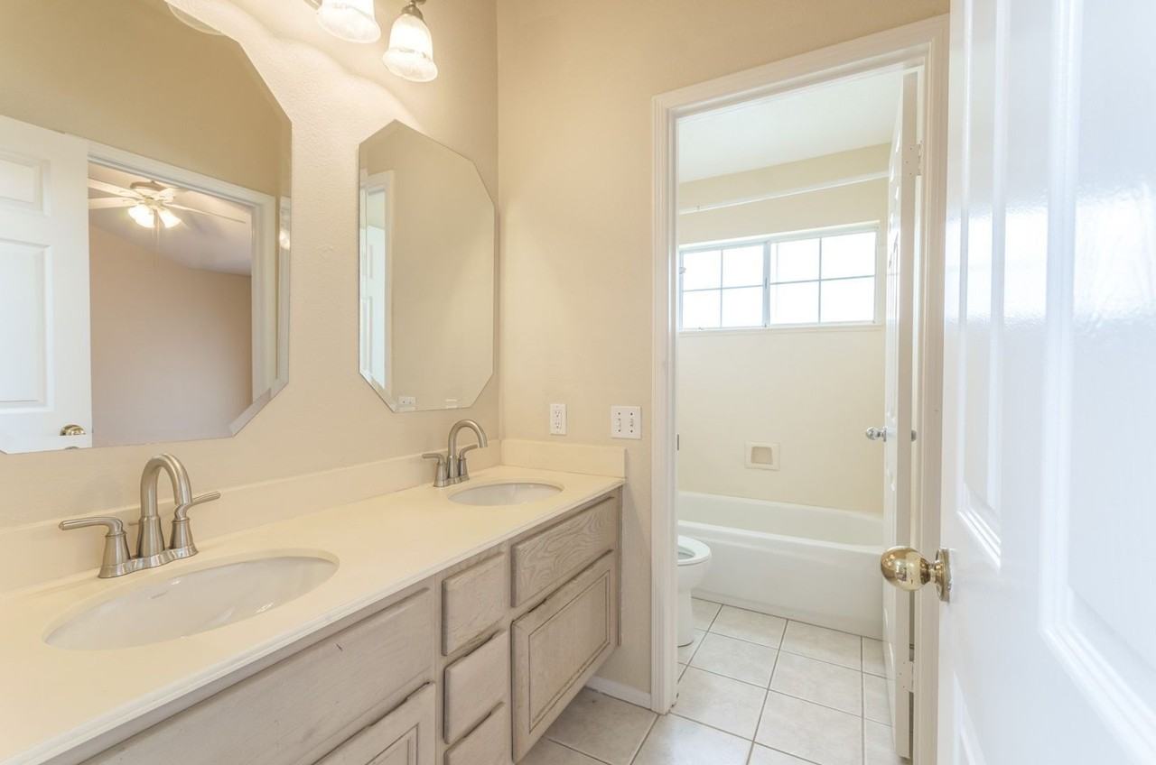 5175 Via Portola - Photo 2 of 18