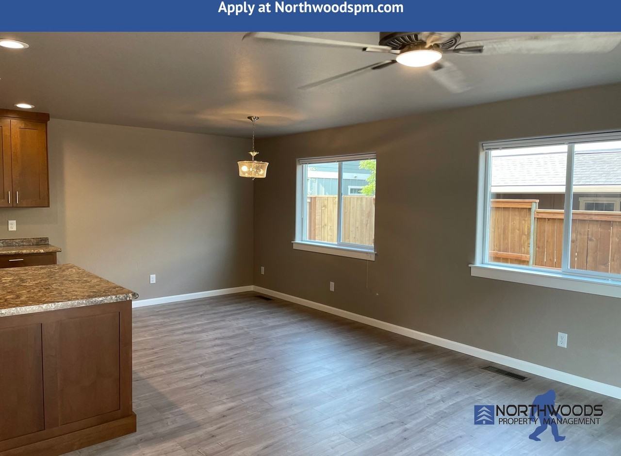 336 Everett Way - Photo 4 of 24