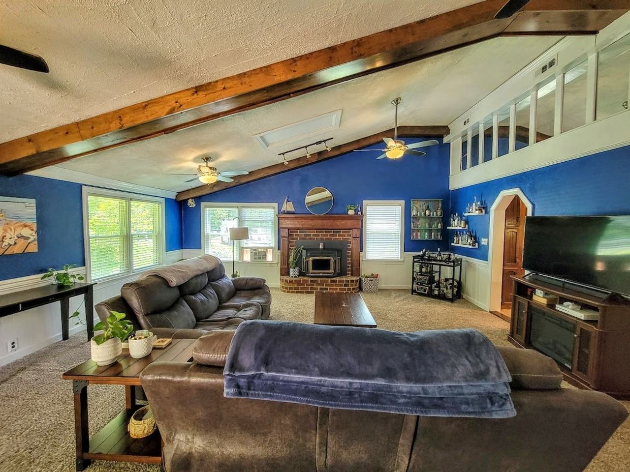 316 Carawan Ln - Photo 2 of 50
