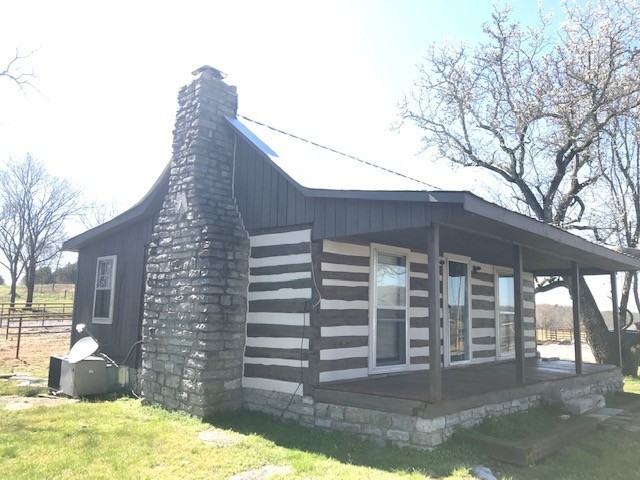 1120 Greenvale Rd - Photo 2 of 13