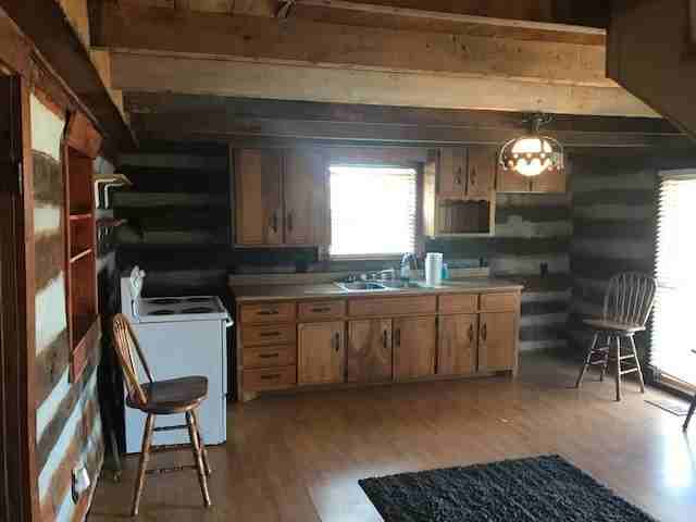 1120 Greenvale Rd - Photo 3 of 13
