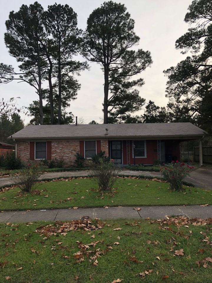 3229 Valley View Dr - Photo 2 of 13