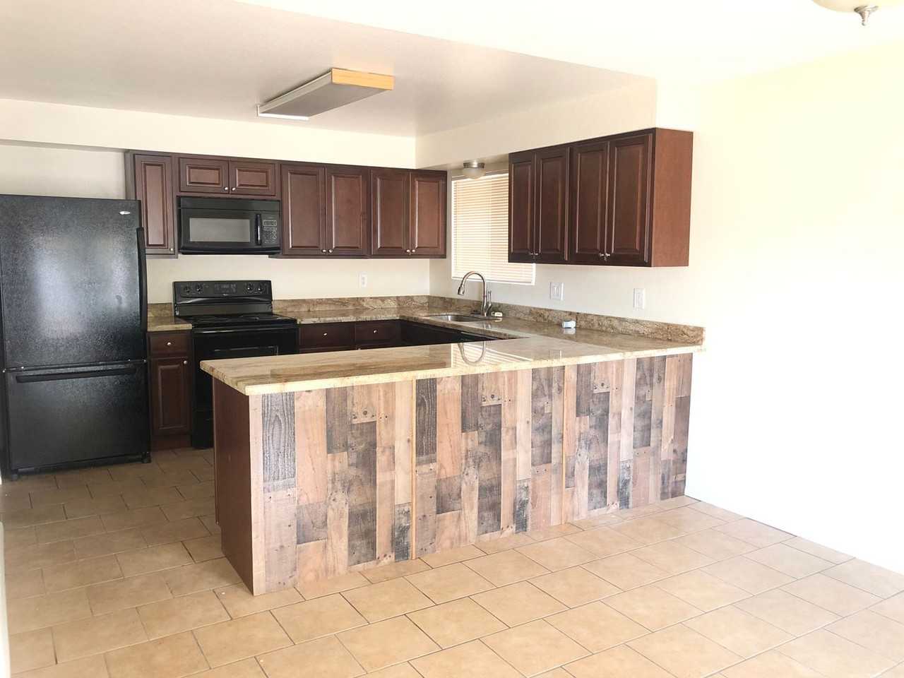 2734 S Longmore - Photo 4 of 17