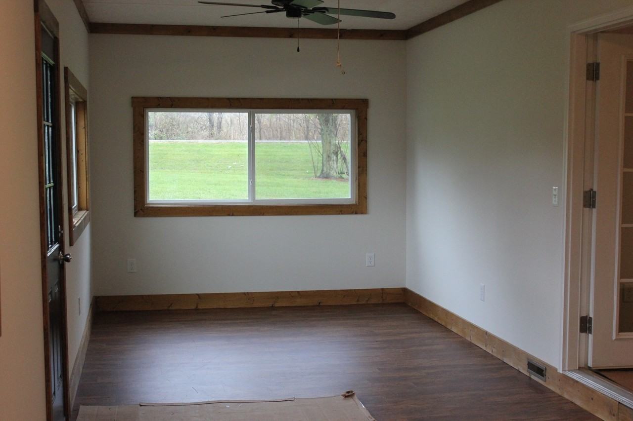 15658 N Valley Pike - Photo 3 of 11