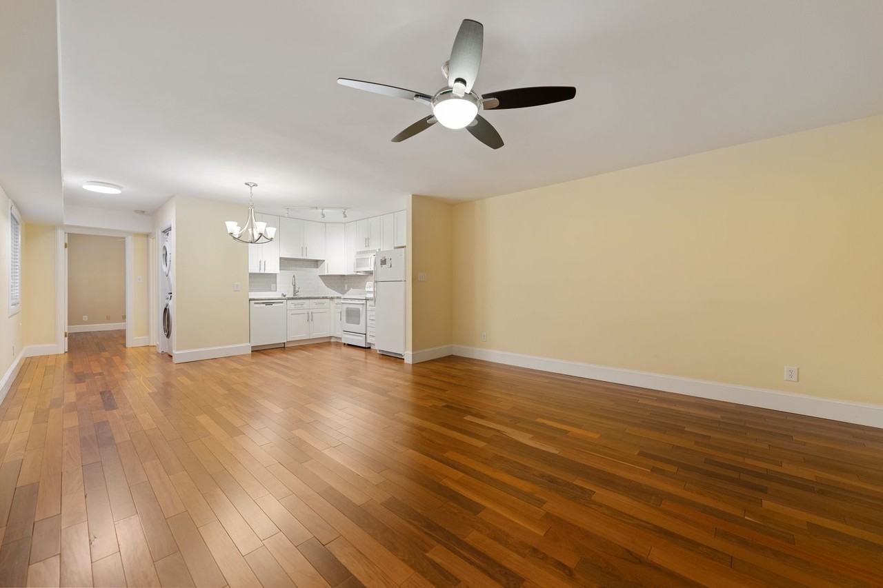 2208 Stafford Ave - Photo 3 of 11