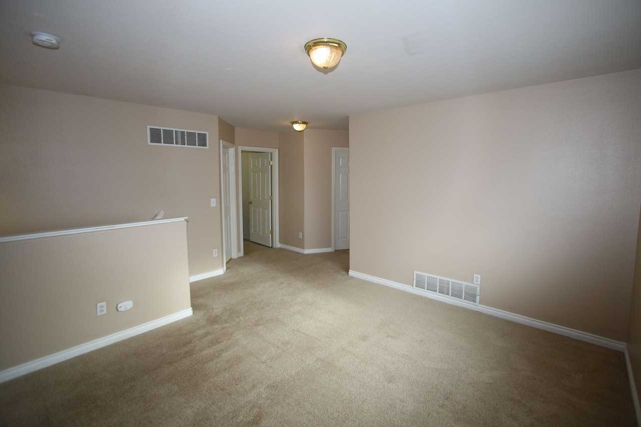 6446 E 10th Ave - Photo 3 of 20