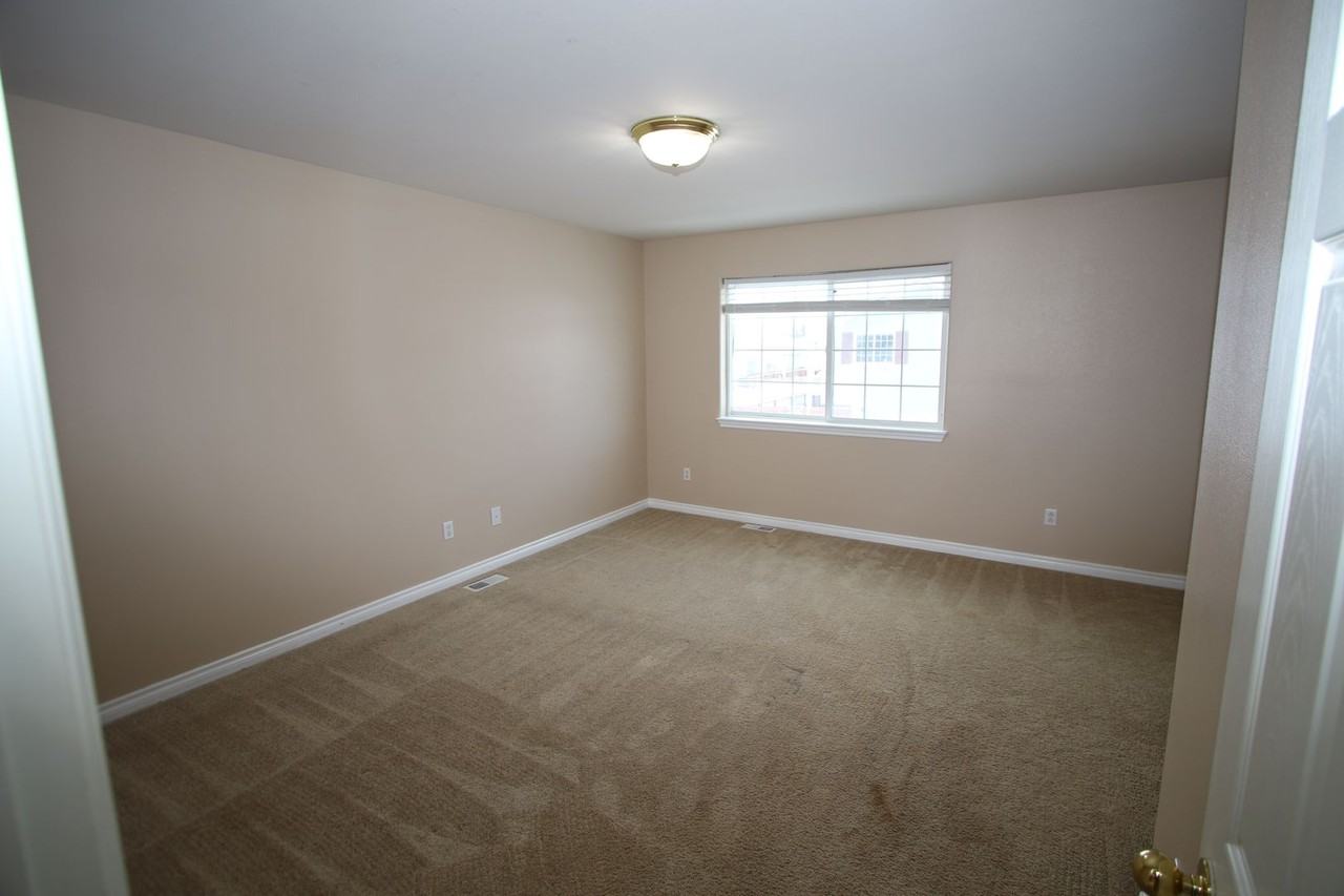 6446 E 10th Ave - Photo 5 of 20