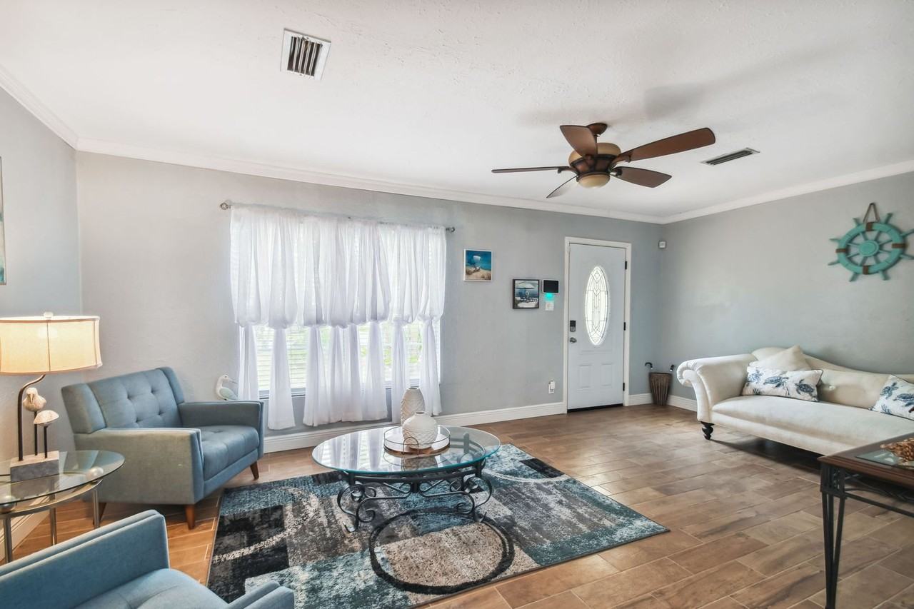 3915 N Ridge Ave - Photo 4 of 50