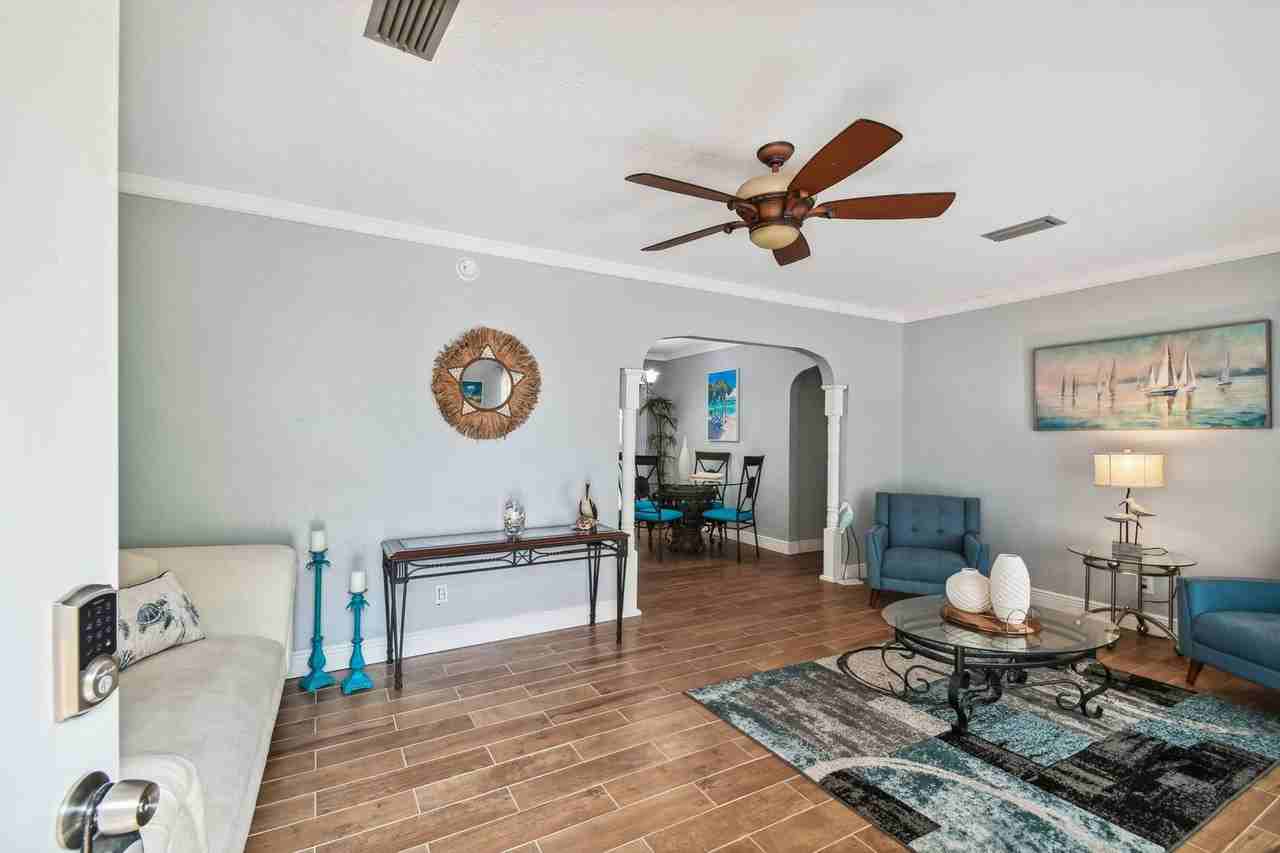 3915 N Ridge Ave - Photo 6 of 50