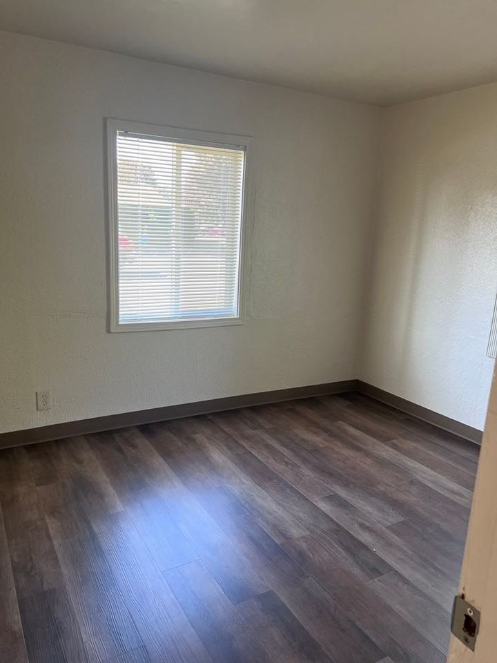 207-State & Kenwood - Photo 5 of 8