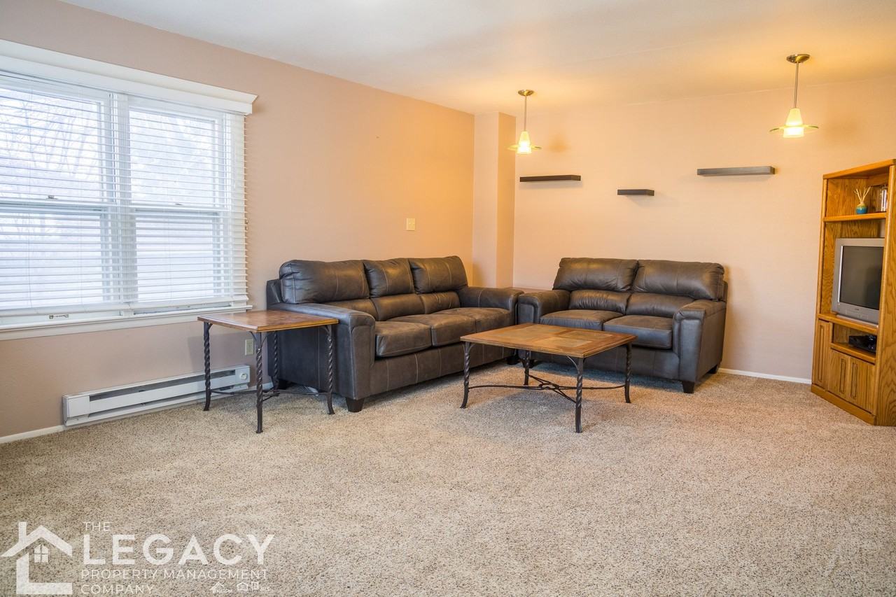 1203 E. 5th - Photo 6 of 8