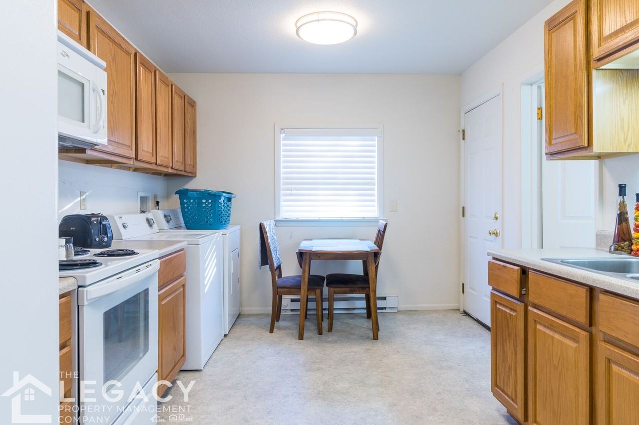 1203 E. 5th - Photo 7 of 8