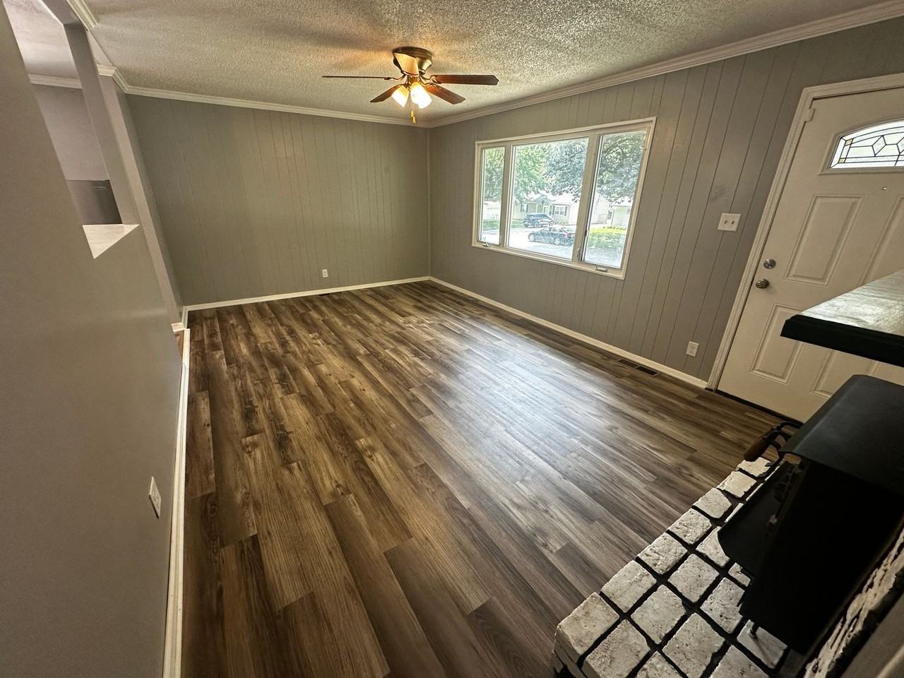 3421 Jackson St - Photo 3 of 8