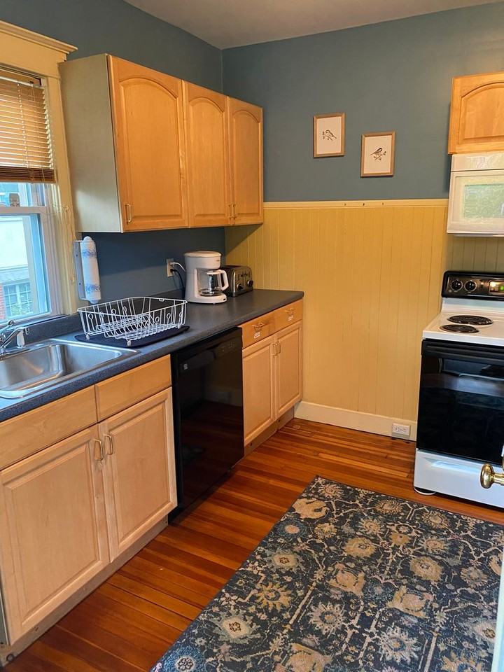 118 Elm St - Photo 3 of 15