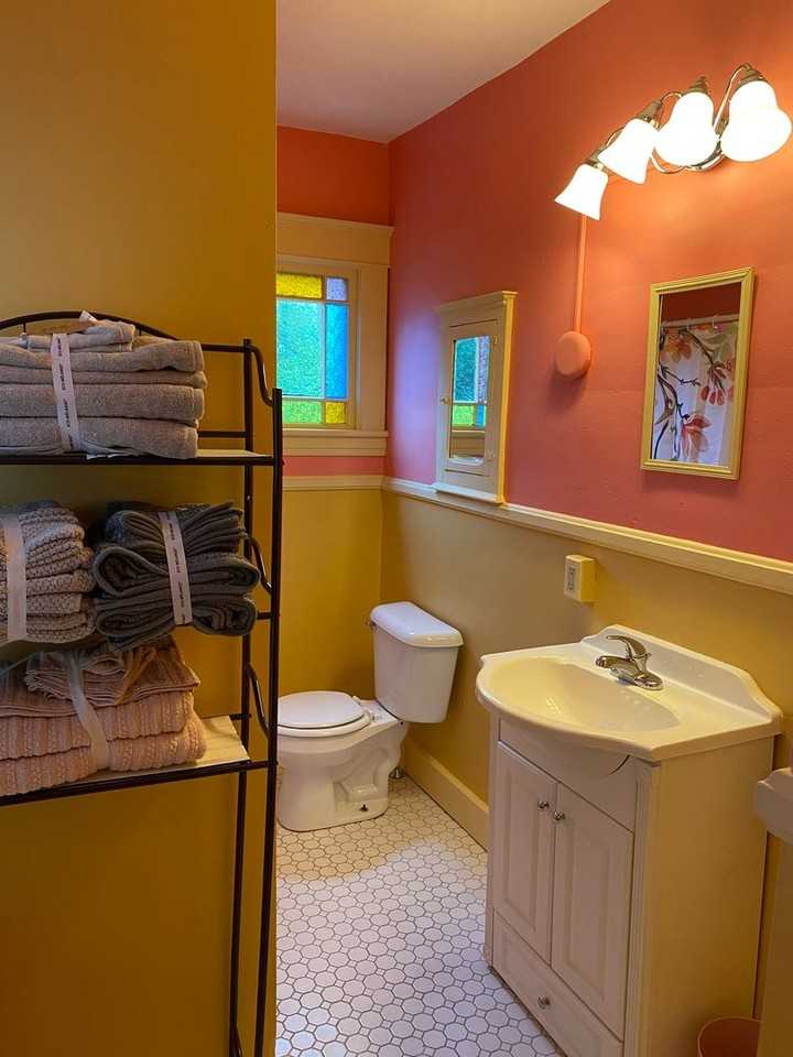 118 Elm St - Photo 5 of 15