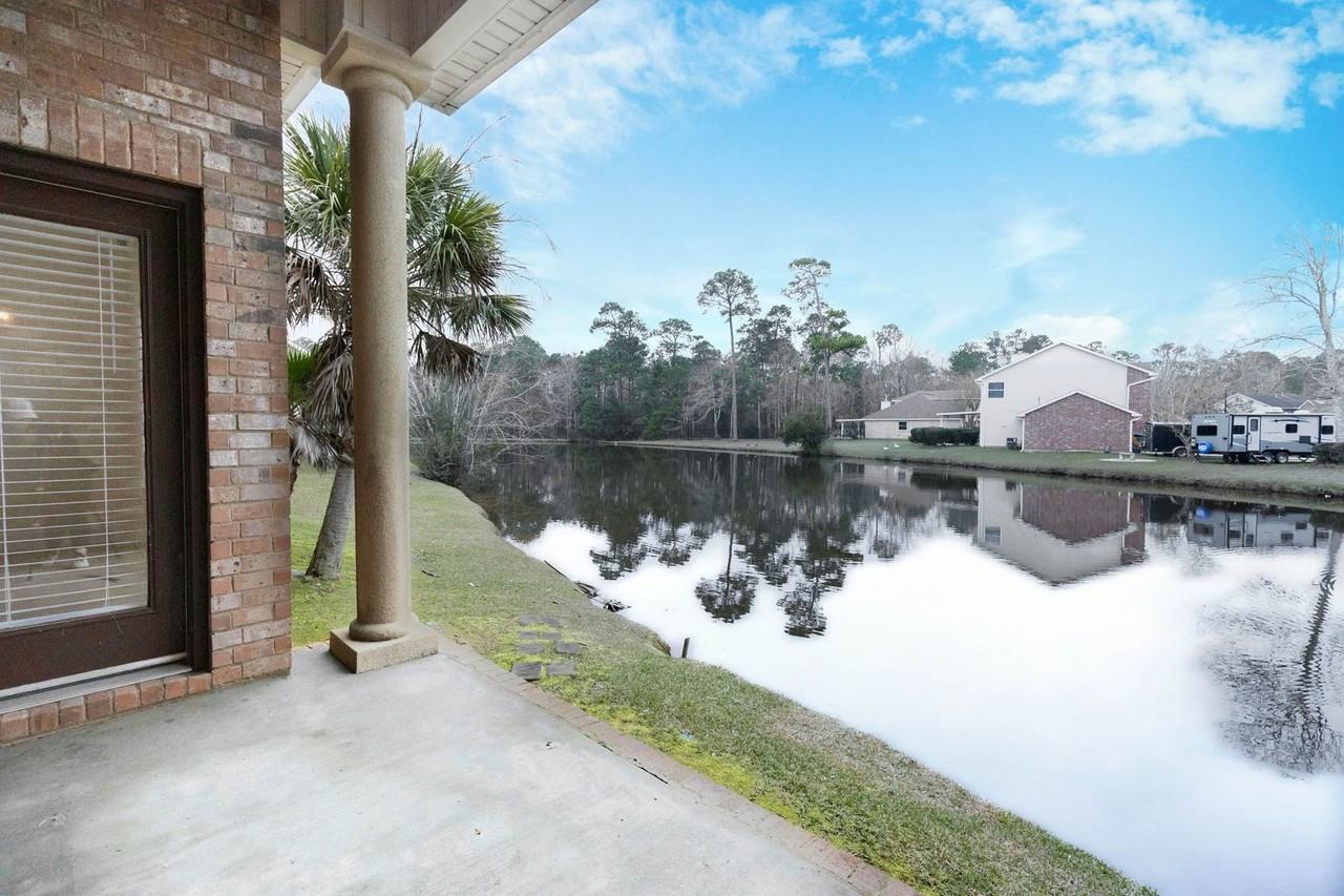 112 Capri Pl - Photo 2 of 19